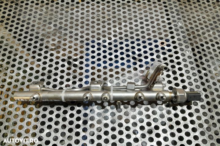 Rampa injectoare 12056010DE 12056010DE BMW Seria 3 E93 [2004 - 2010] - 2