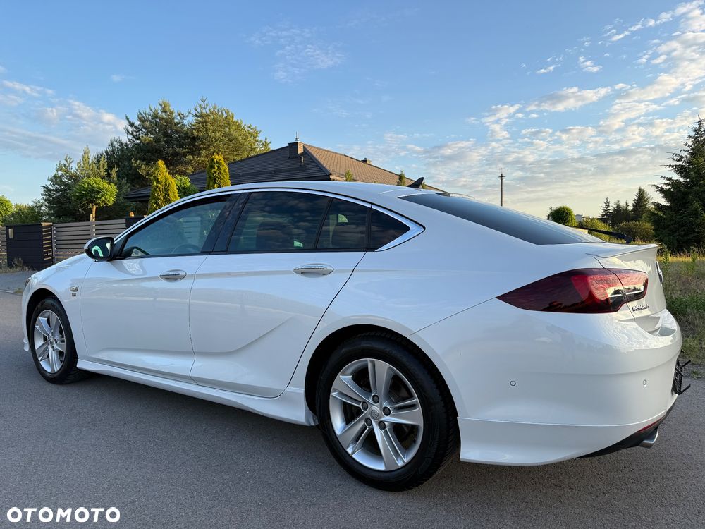 Opel Insignia - 11