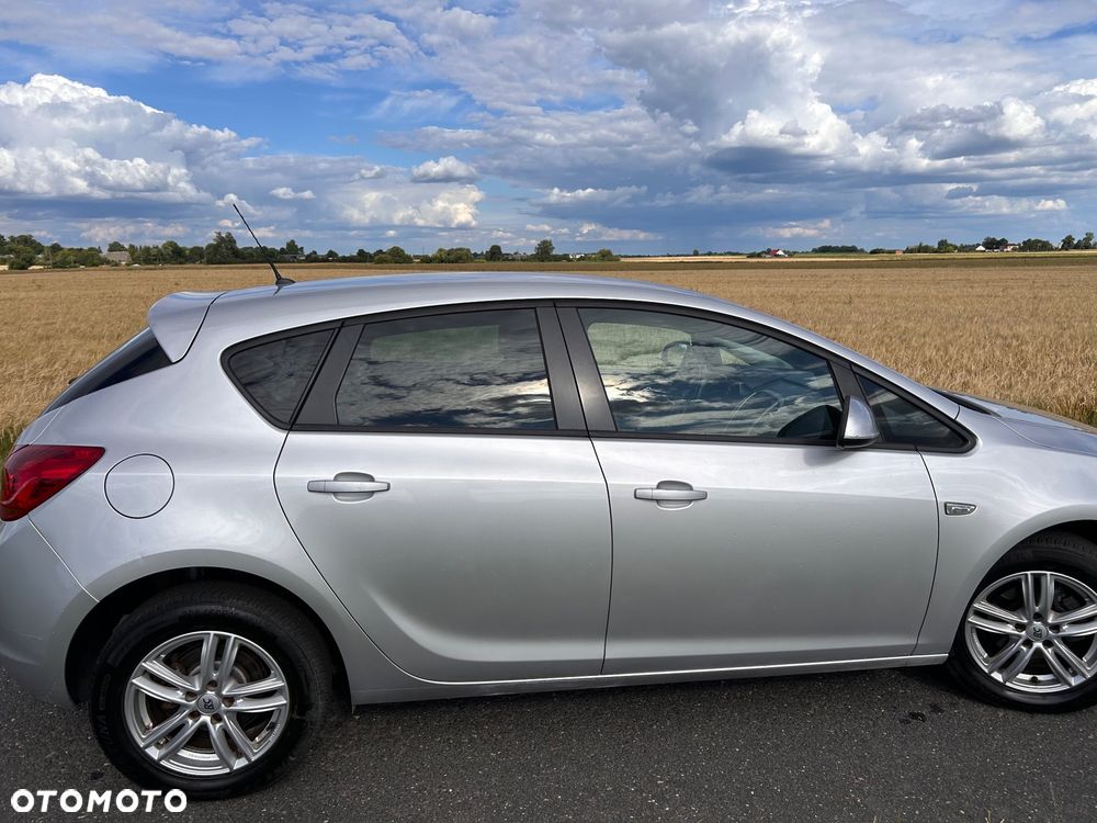 Opel Astra 1.4 Turbo - 9