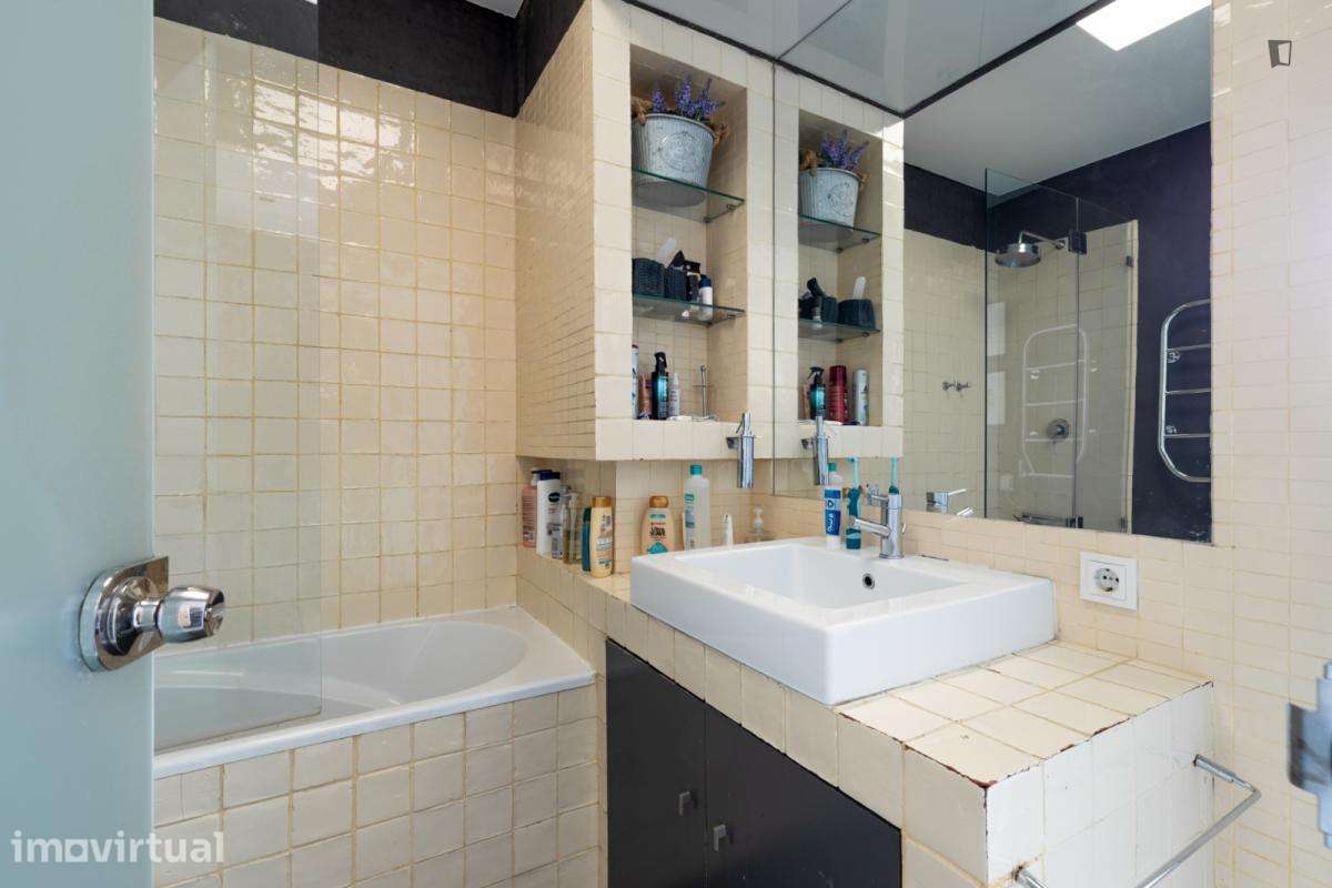 Quarto - localizado em Marquês de Pombal Lisbon - Grande imagem: 2/17