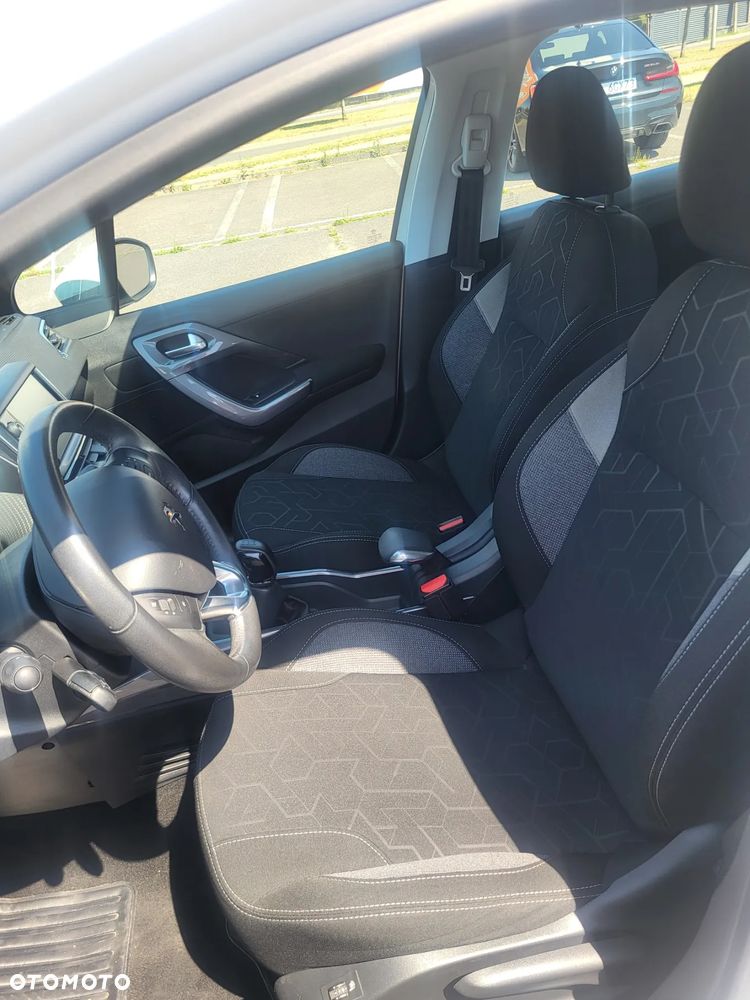 Peugeot 2008 1.2 Pure Tech Active - 18