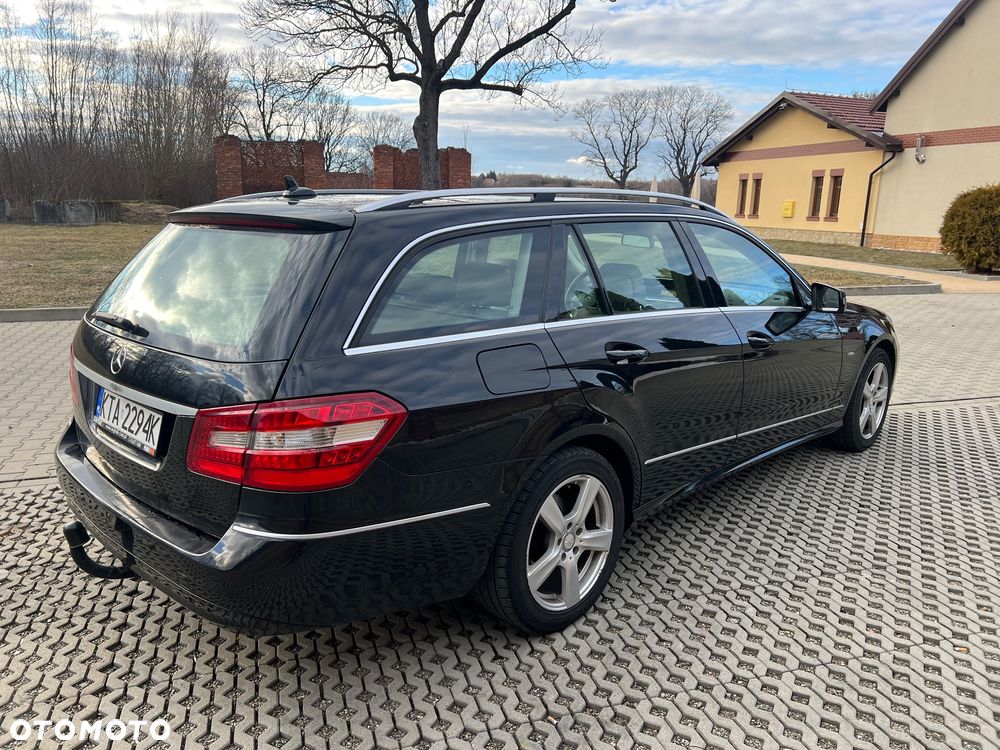 Mercedes-Benz Klasa E 250 CDI DPF BlueEFFICIENCY Automatik Elegance - 3