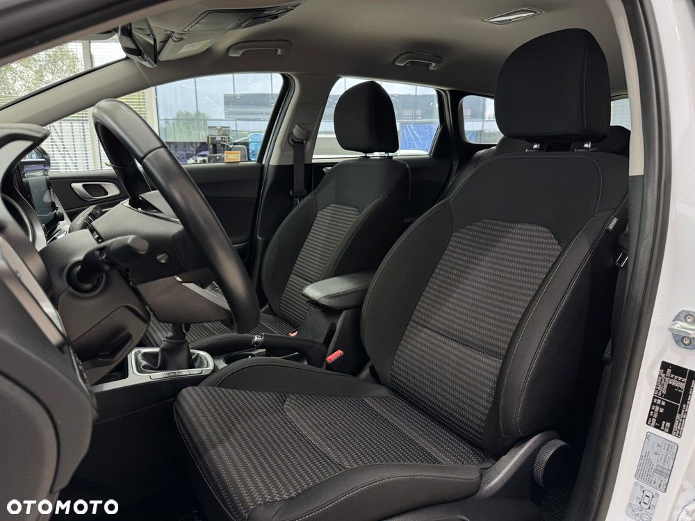 Kia Ceed 1.5 T-GDI M - 10
