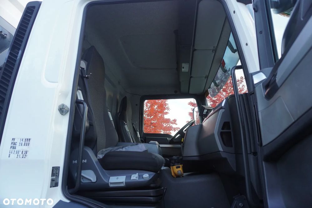 MAN TGM 26.340 E6 / Beczka asenizacyjna Rivard 11,8 m3 / 110 tys. km / oś skrętna - 29