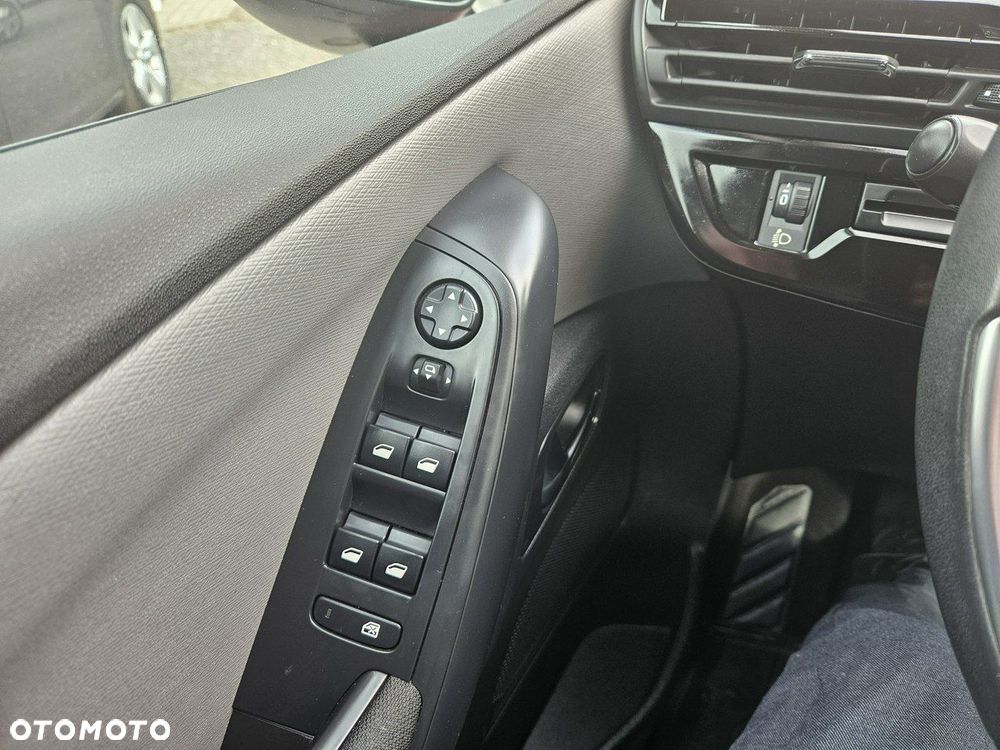 Citroën C4 Picasso - 11
