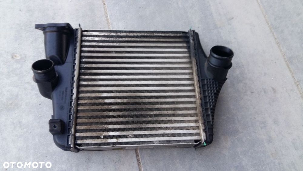 AUDI Q7 4M 16r- INTERCOOLER LEWY 4M0145803AA - 1