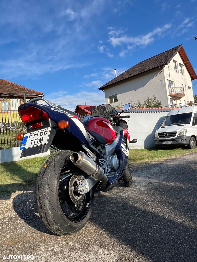 Honda CBR 600F4i - 3