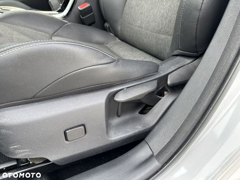 Toyota Corolla 1.8 Hybrid Style - 24