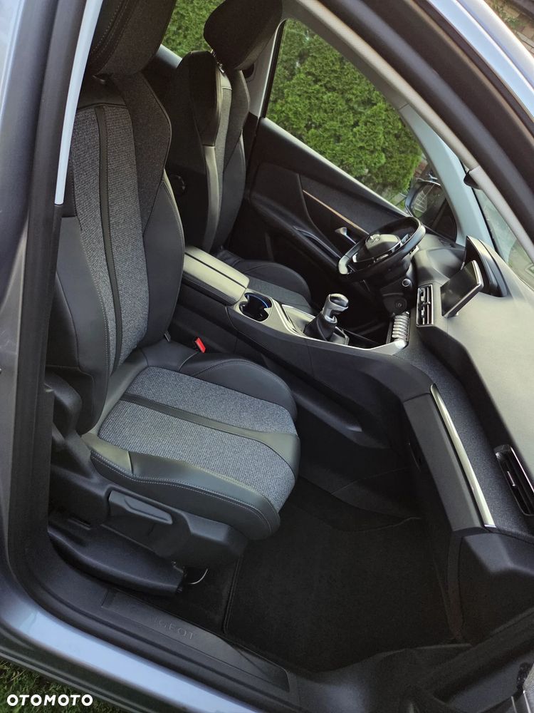 Peugeot 3008 1.5 BlueHDi Allure S&S - 22