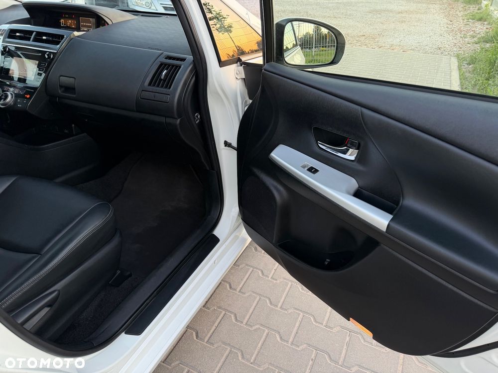 Toyota Prius+ (Hybrid) Executive - 37