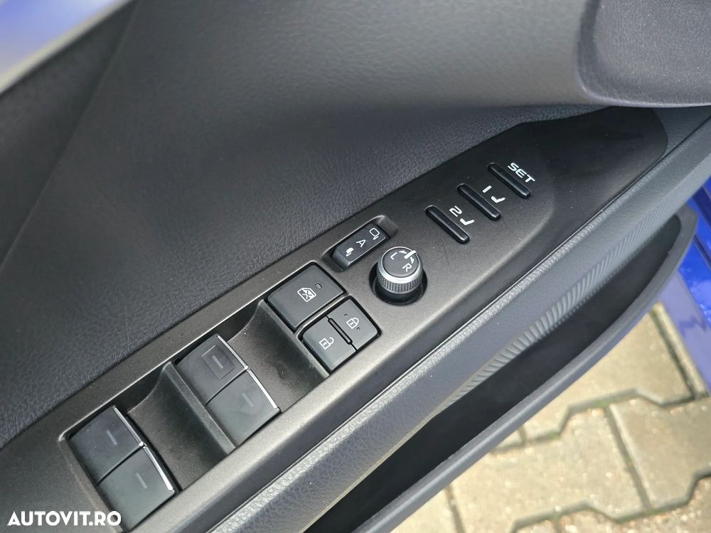 Toyota Camry 2.5 Hybrid Exclusive - 9