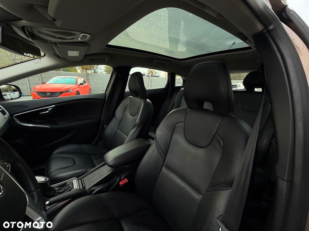 Volvo V40 D3 Geartronic Summum - 8