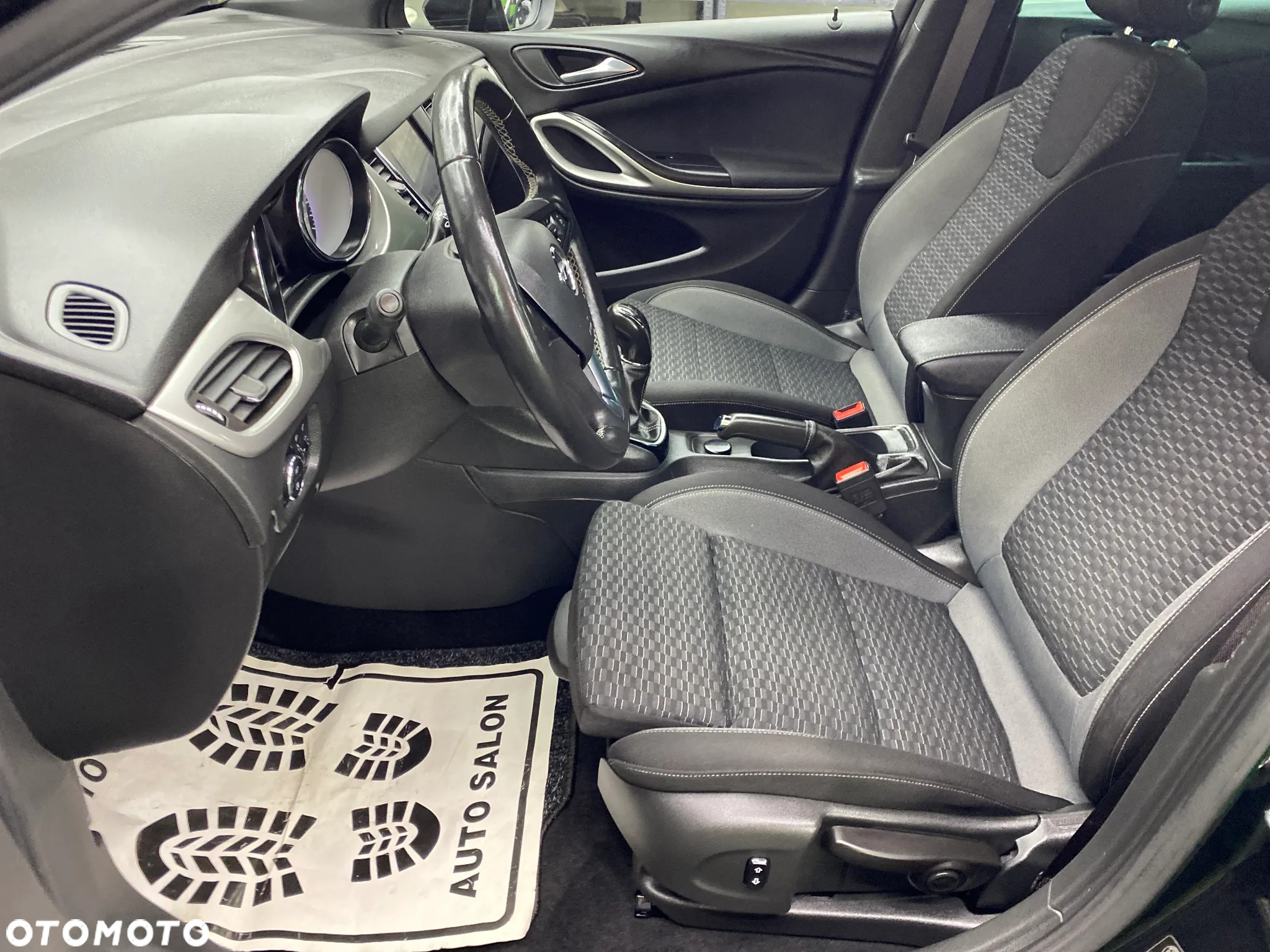 Opel Astra 1.2 Turbo Edition - 11