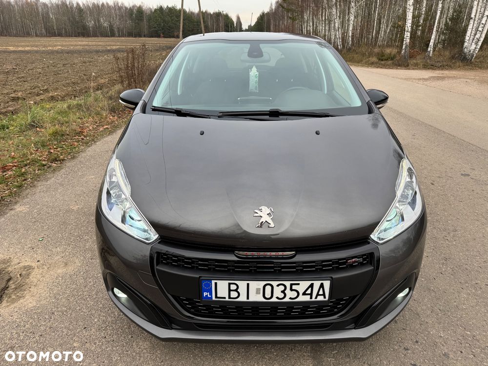 Peugeot 208 - 6