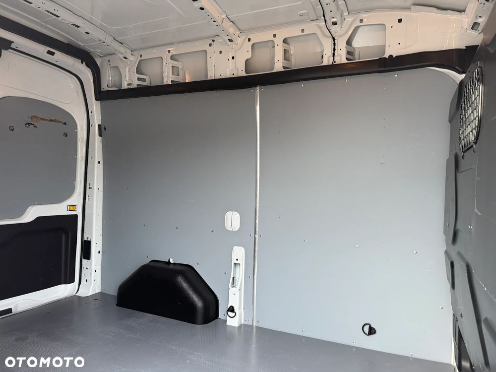 Ford Transit 2,2 L2H3 - 17