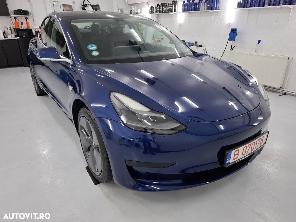 Tesla Model 3 - 2