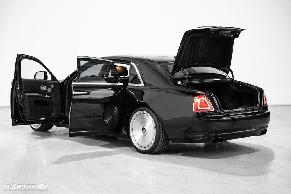 Rolls Royce Ghost Black Badge - 51