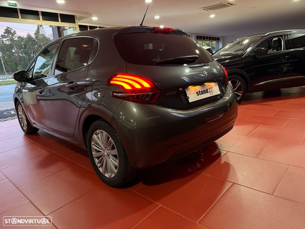 Peugeot 208 1.2 PureTech Signature - 12