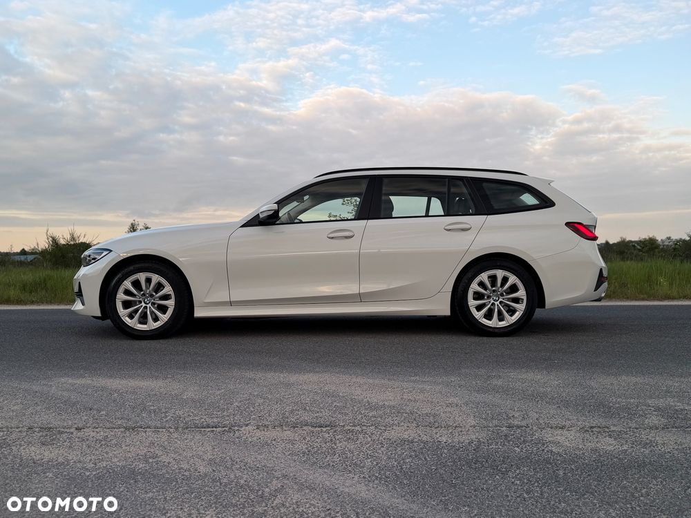 BMW Seria 3 320d Sport Line - 22