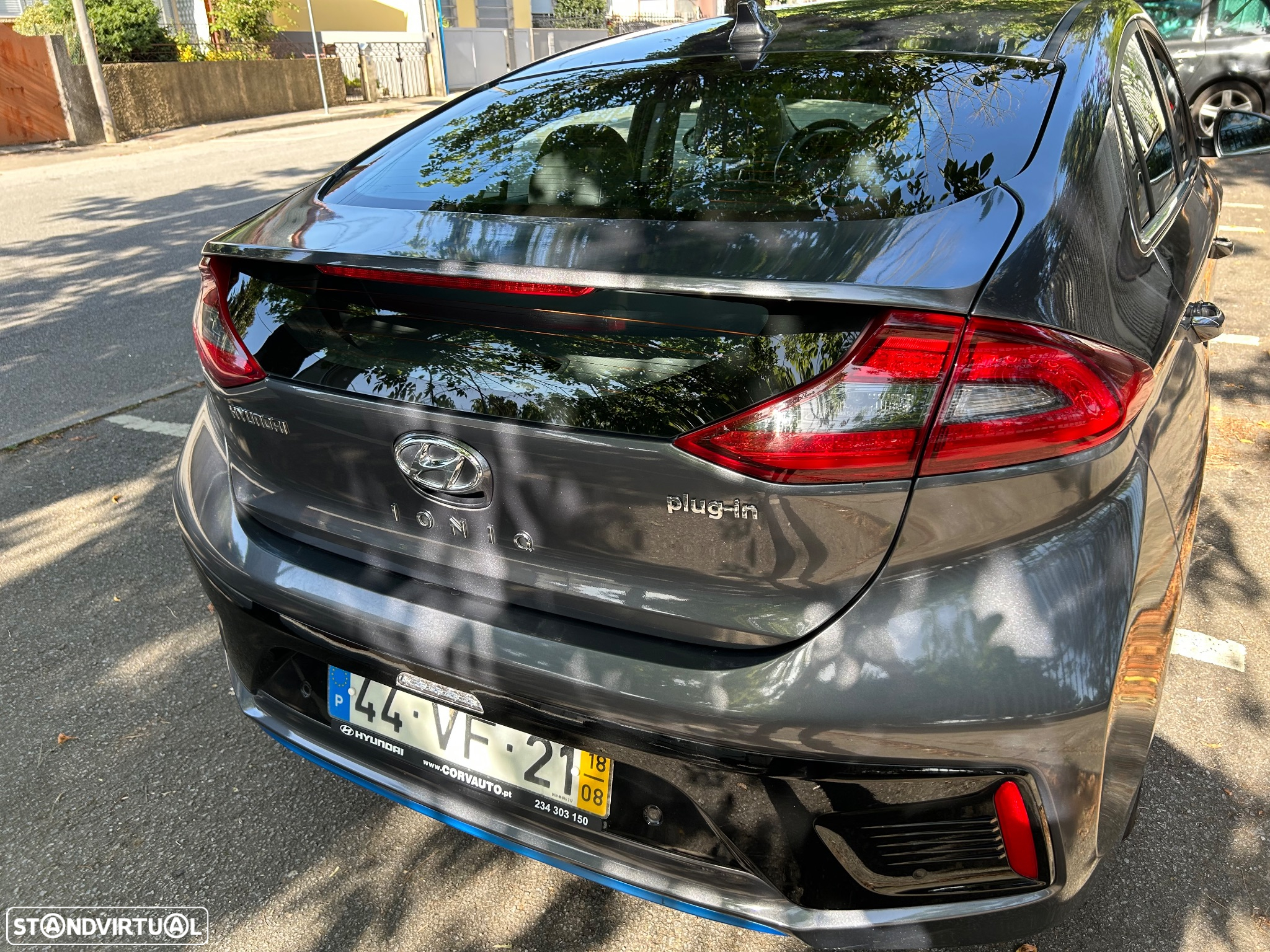 Hyundai Ioniq 1.6 GDI HEV Hybrid Tech - 11