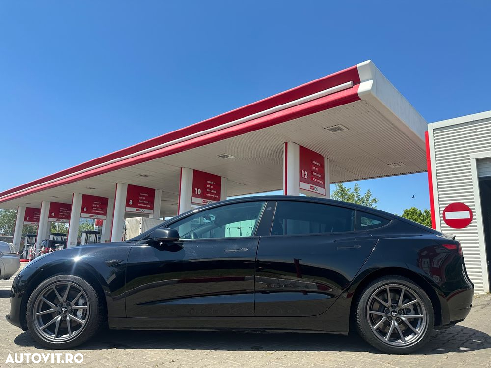 Tesla Model 3 - 2