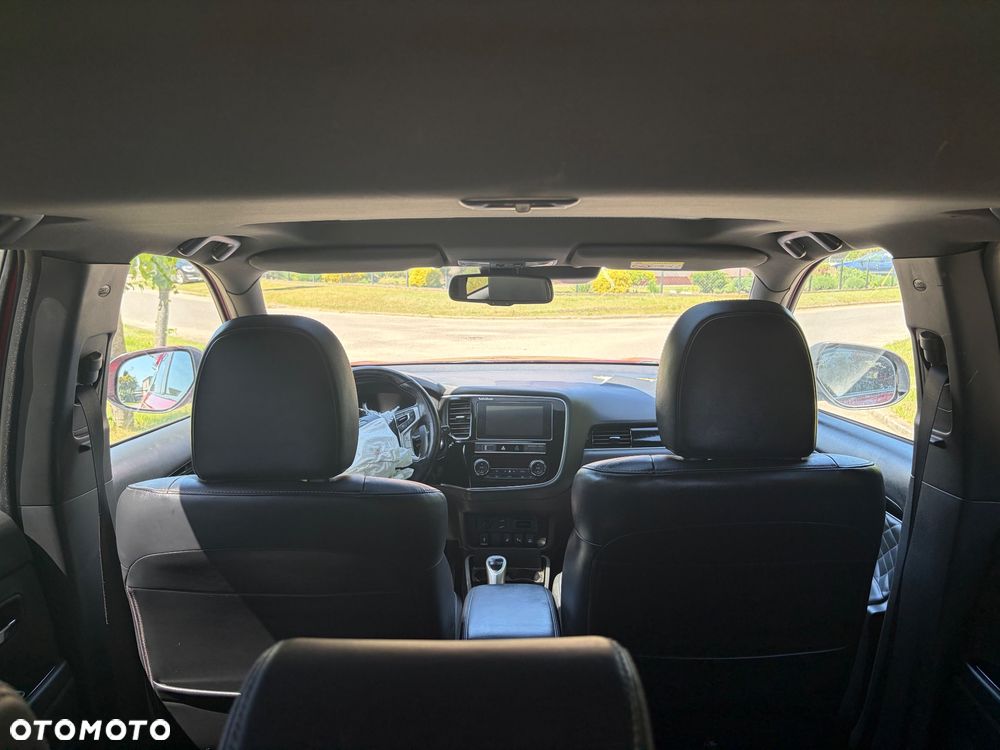 Mitsubishi Outlander - 24