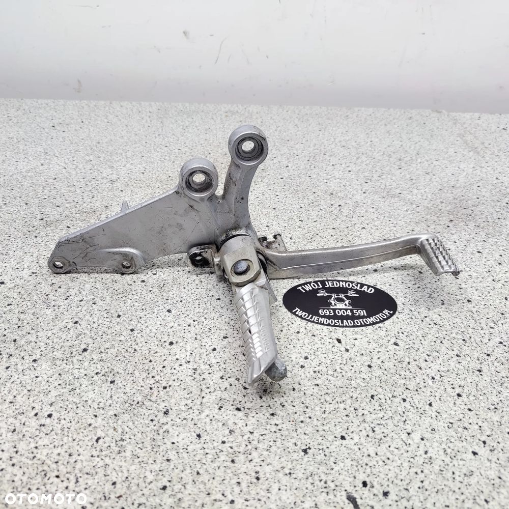 Set prawy przód, podnóżek kierowcy, dźwignia, pedał hamulca Suzuki GSX-R 600 750 GSXR 600 750 K8