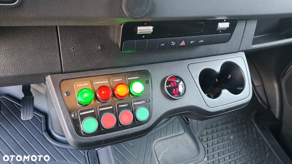 Mercedes-Benz Sprinter - 13