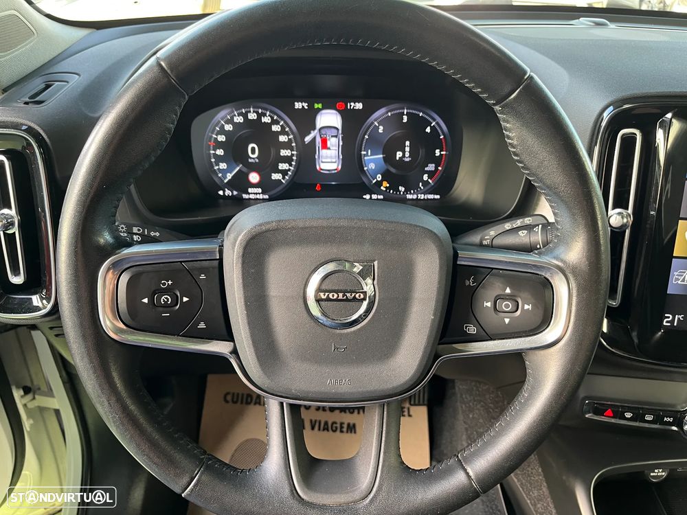 Volvo XC 40 2.0 D3 Momentum Geartronic - 14
