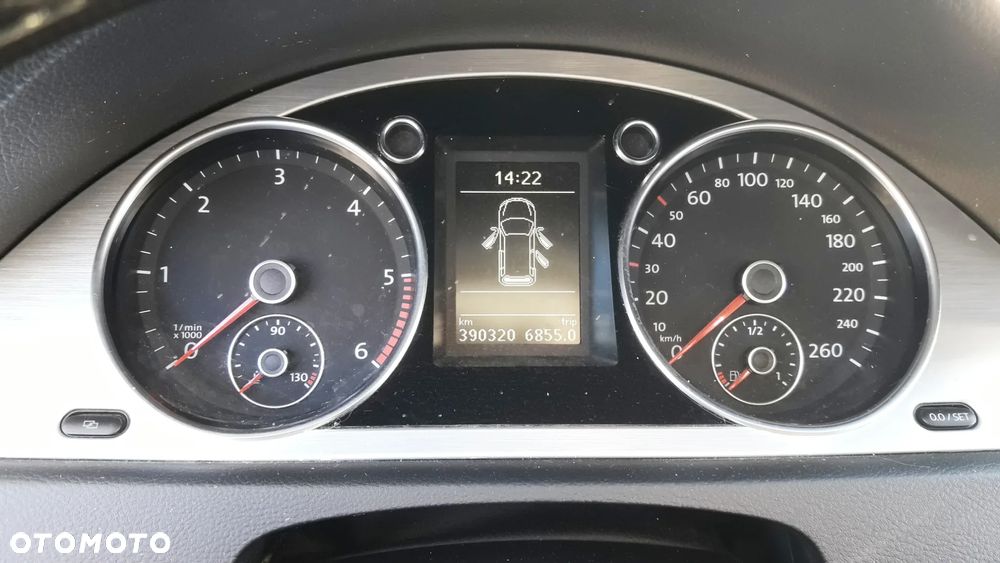 Volkswagen Passat 2.0 TDI DPF Highline - 8