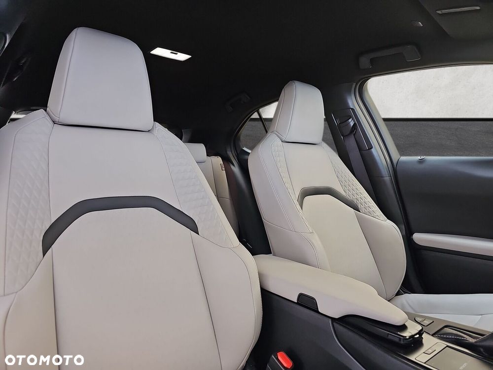 Lexus UX - 23