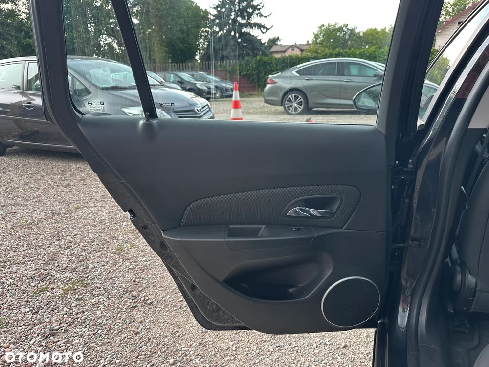 Chevrolet Cruze 1.6 LT+ - 26