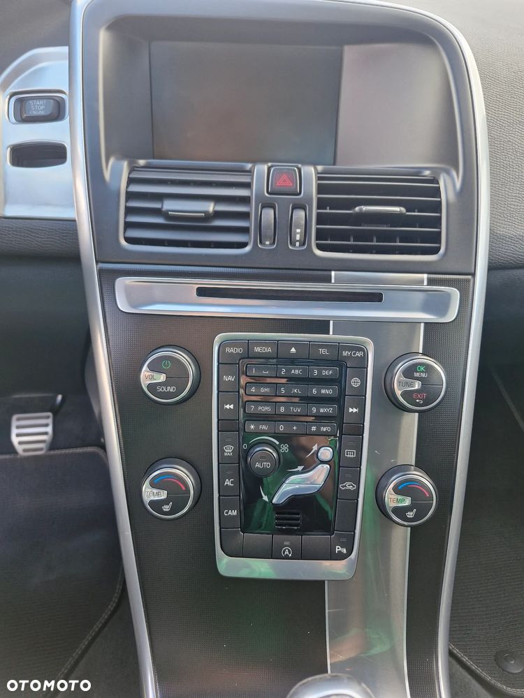 Volvo XC 60 D4 Drive-E R-Design Momentum - 16