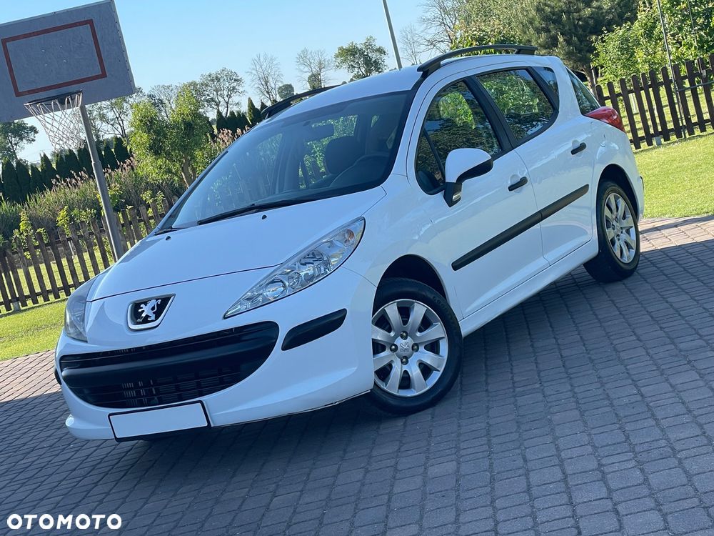 Peugeot 207 - 1