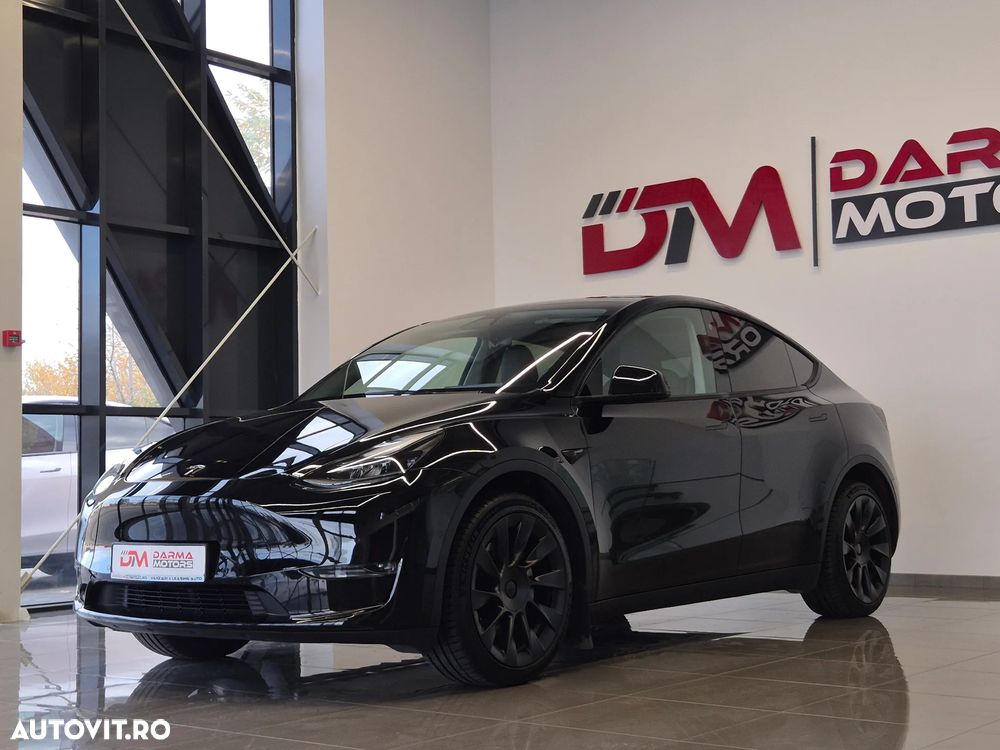 Tesla Model Y - 4