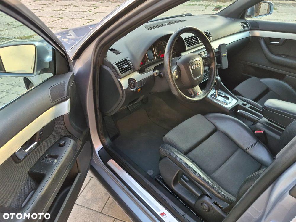 Audi A4 Limousine - 17