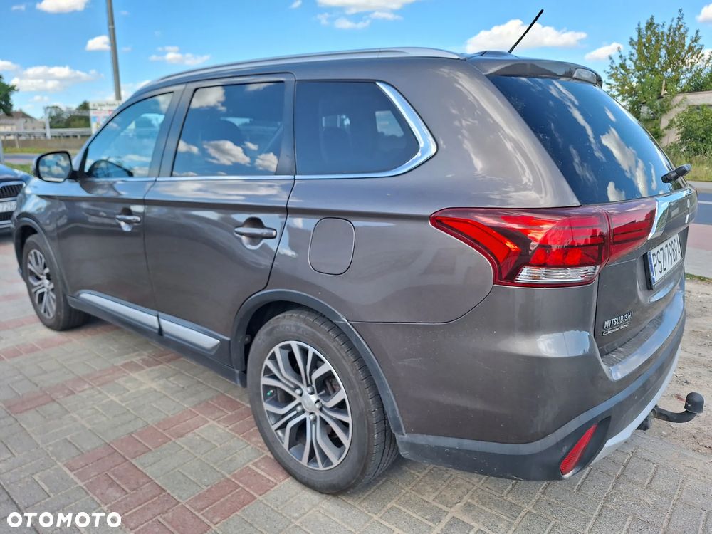 Mitsubishi Outlander - 4