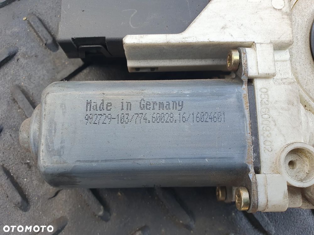 VW GOLF V SILNICZEK SZYBY PODNOŚNIK LEWY PRZÓD 1K0959793D 1K4837402H 992729-103 BOSCH ORYGINAŁ POSIADAM 2 SZT - 4