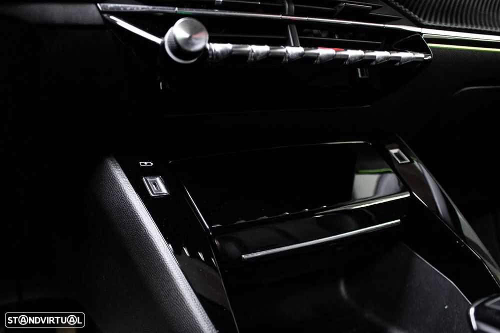 Peugeot 2008 1.5 BlueHDi GT EAT8 - 21