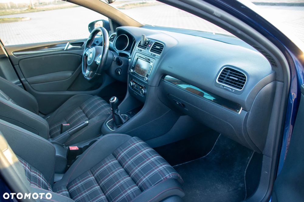 Volkswagen Golf 2.0 GTI - 25