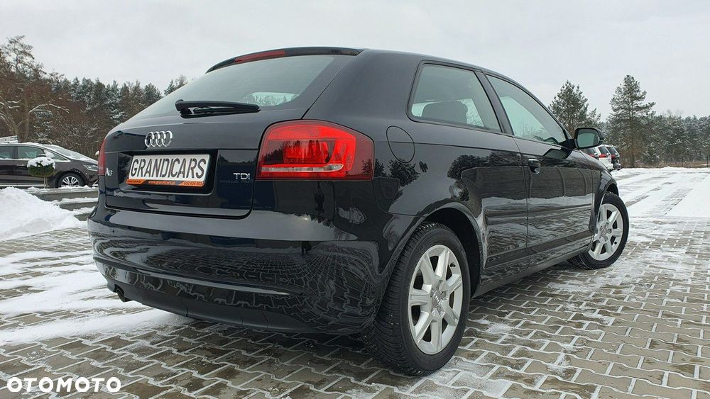 Audi A3 3-drzwiowe 2.0 TDI DPF Ambiente - 2