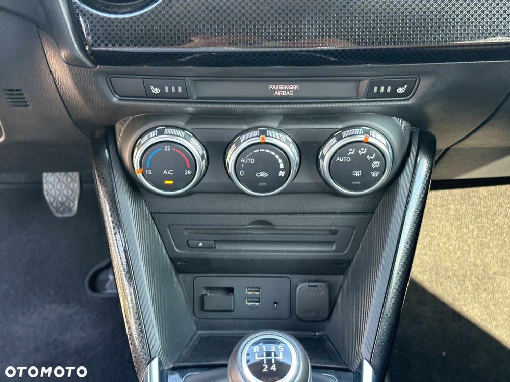 Mazda 2 - 30
