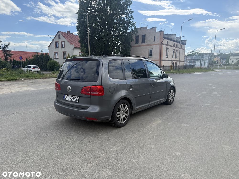 Volkswagen Touran - 5