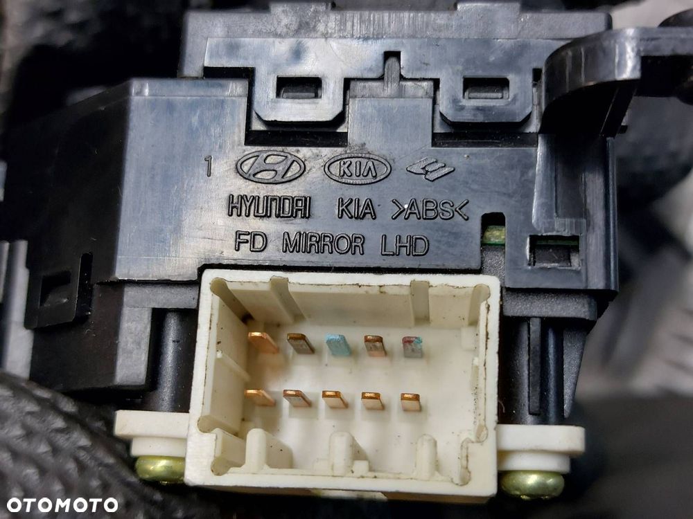 PANEL PRZEŁĄCZNIK STEROWANIA SZYB + LUSTEREK HYUNDAI I30 I 93570-2L000 - 4