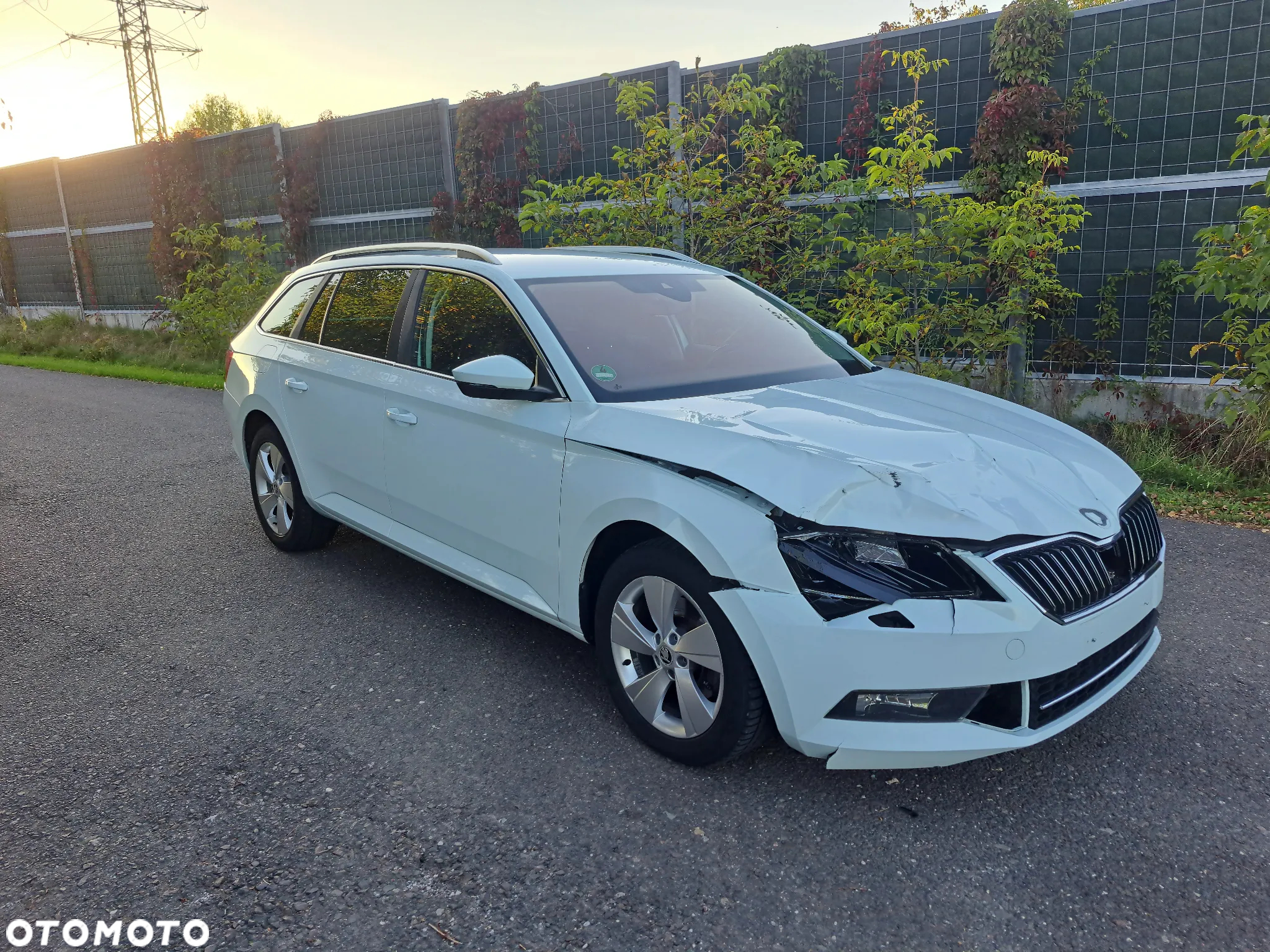 Skoda Superb 2.0 TDI Premium Edition - 2
