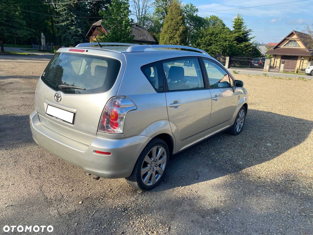 Toyota Corolla Verso - 8