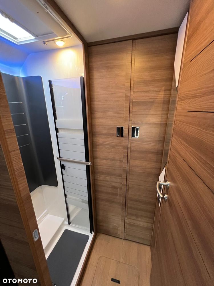 Rapido i166M DISTINCTION - aktywny tempomat DISTRONIC, ALDE, skórzana tapicerka - 38