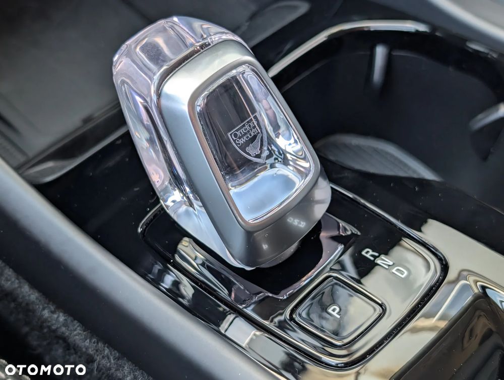 Volvo XC 40 B4 AWD Ultimate Dark - 27
