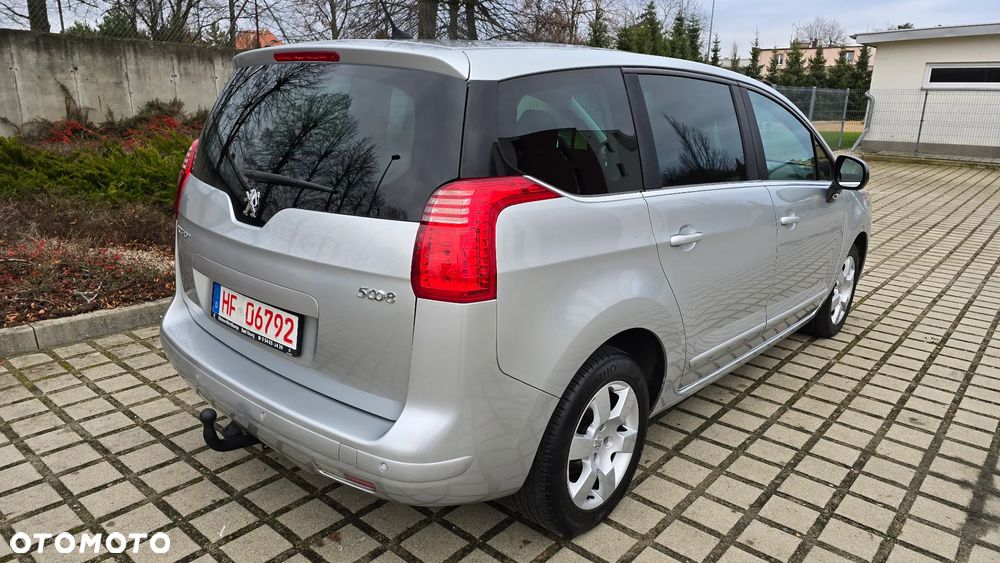 Peugeot 5008 - 5