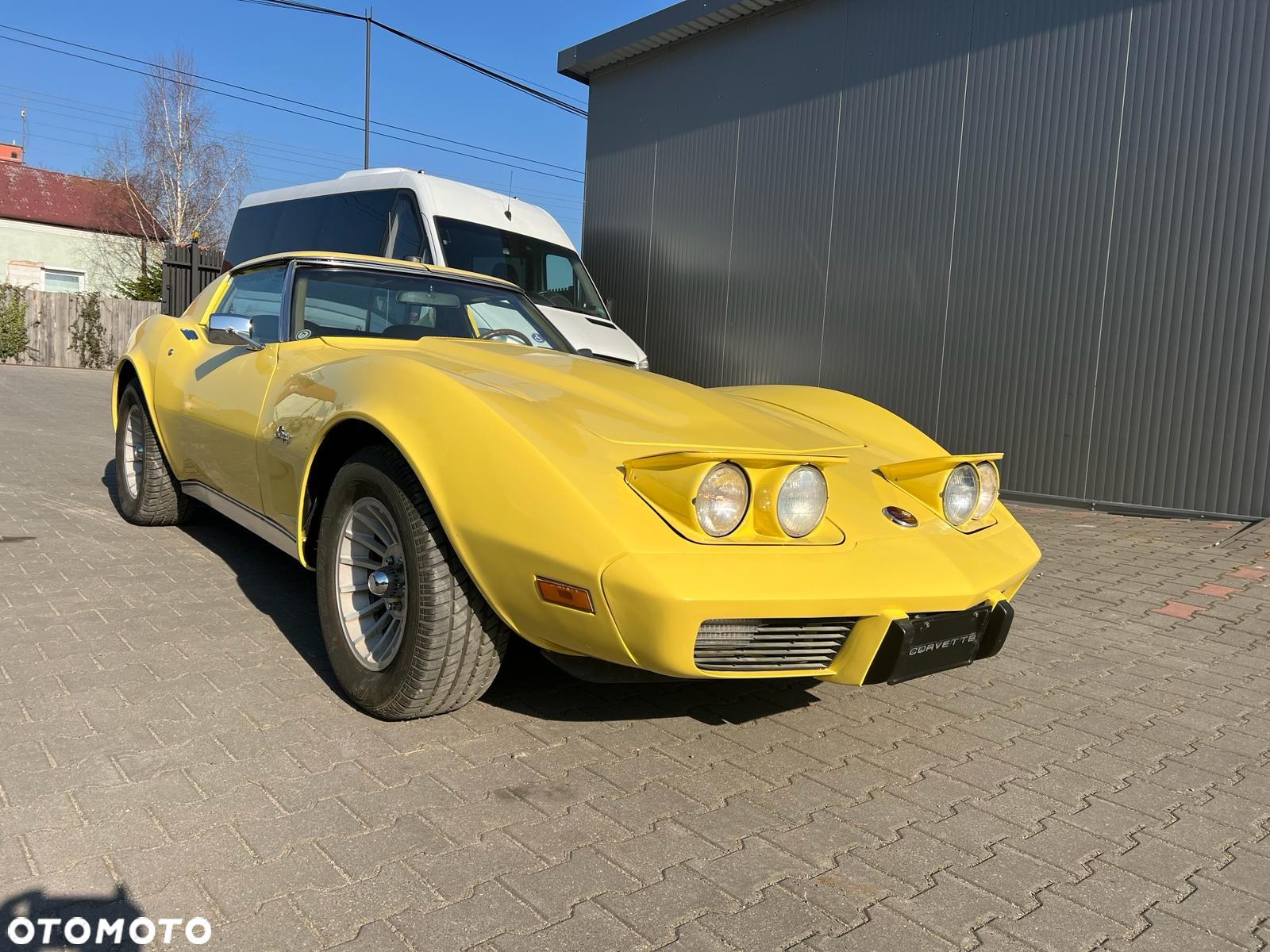 Chevrolet Corvette - 4